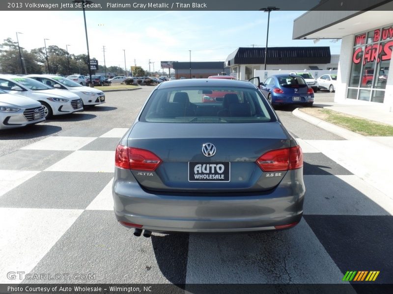 Platinum Gray Metallic / Titan Black 2013 Volkswagen Jetta SE Sedan