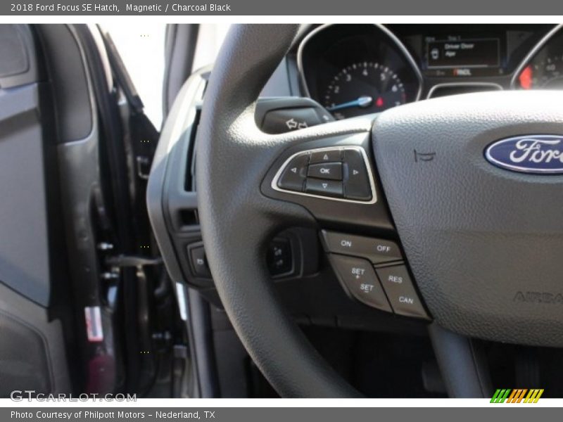 Magnetic / Charcoal Black 2018 Ford Focus SE Hatch