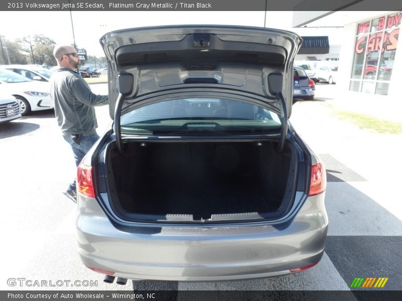 Platinum Gray Metallic / Titan Black 2013 Volkswagen Jetta SE Sedan