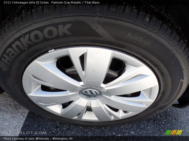 Platinum Gray Metallic / Titan Black 2013 Volkswagen Jetta SE Sedan