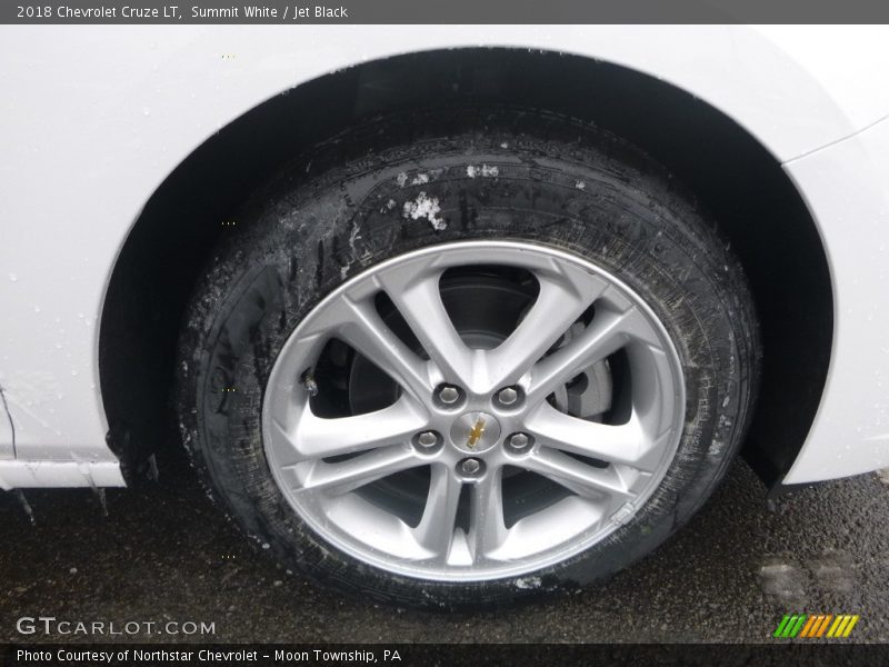 Summit White / Jet Black 2018 Chevrolet Cruze LT