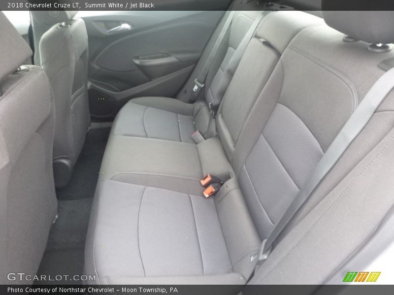 Summit White / Jet Black 2018 Chevrolet Cruze LT