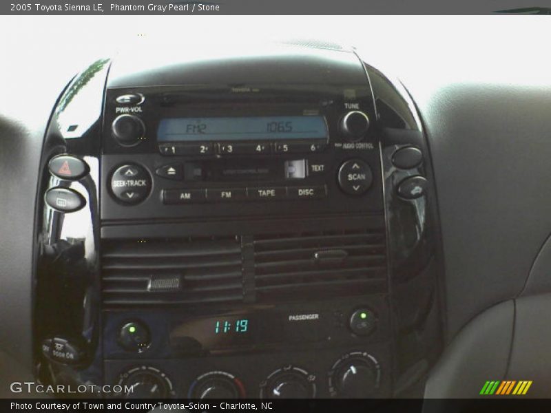 Phantom Gray Pearl / Stone 2005 Toyota Sienna LE