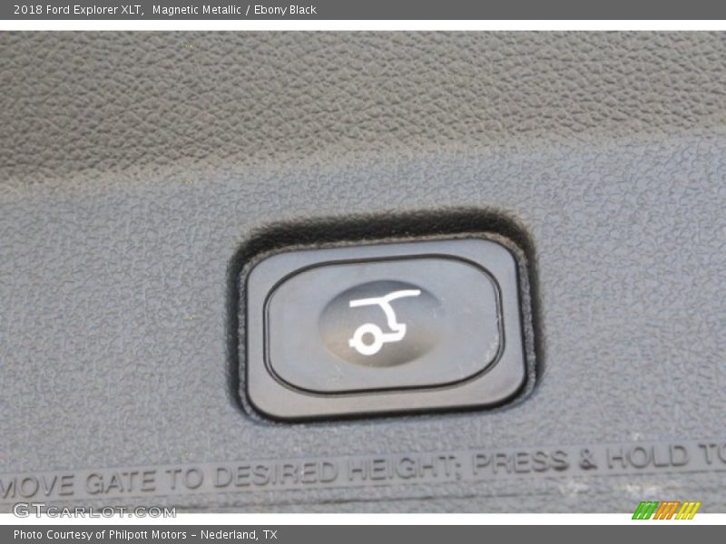 Magnetic Metallic / Ebony Black 2018 Ford Explorer XLT