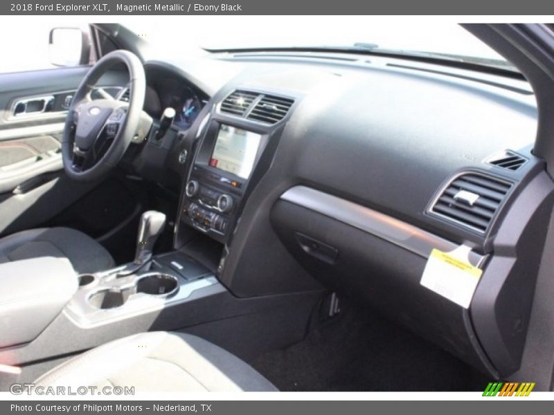 Magnetic Metallic / Ebony Black 2018 Ford Explorer XLT