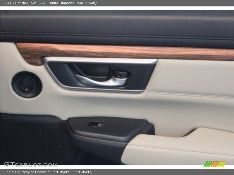 White Diamond Pearl / Ivory 2018 Honda CR-V EX-L