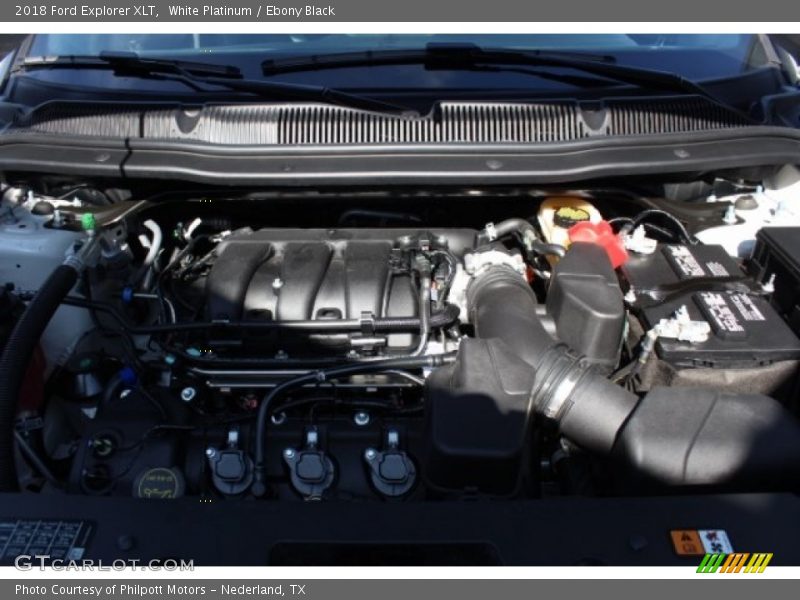 White Platinum / Ebony Black 2018 Ford Explorer XLT