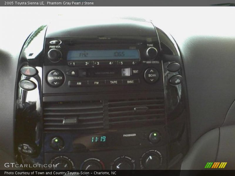 Phantom Gray Pearl / Stone 2005 Toyota Sienna LE