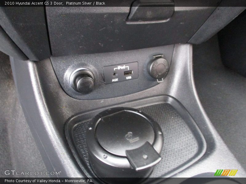 Platinum Silver / Black 2010 Hyundai Accent GS 3 Door