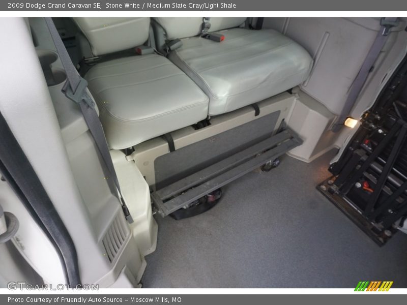Stone White / Medium Slate Gray/Light Shale 2009 Dodge Grand Caravan SE