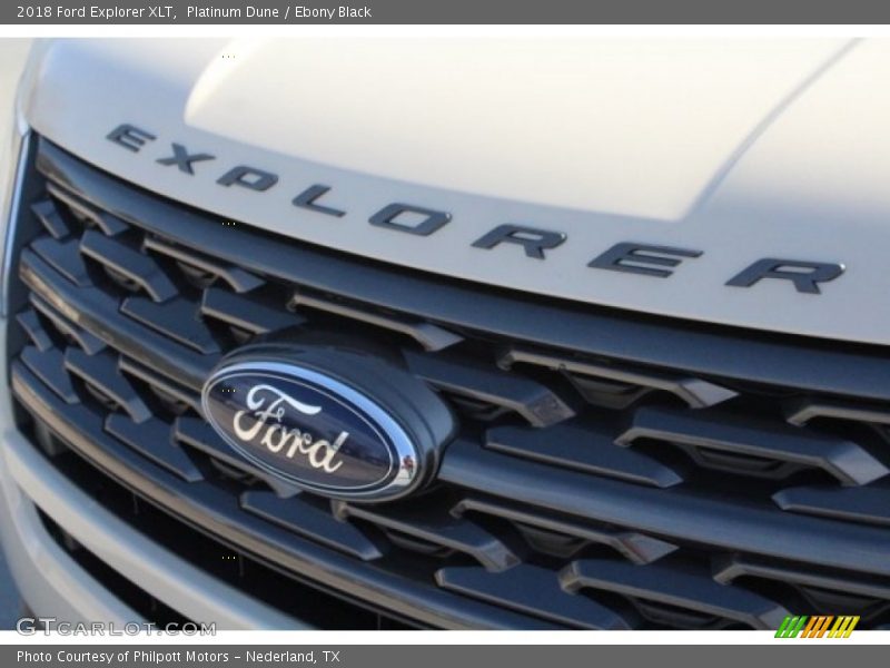 Platinum Dune / Ebony Black 2018 Ford Explorer XLT