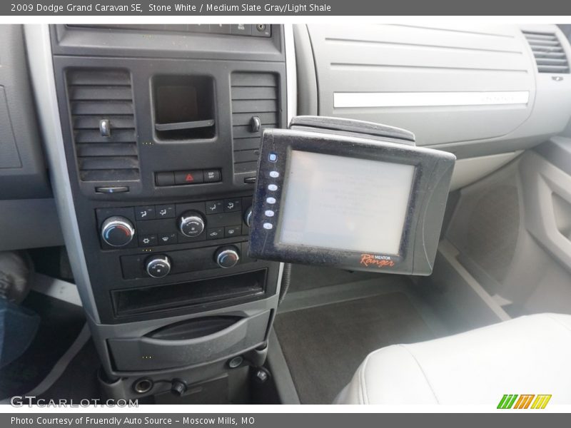 Stone White / Medium Slate Gray/Light Shale 2009 Dodge Grand Caravan SE