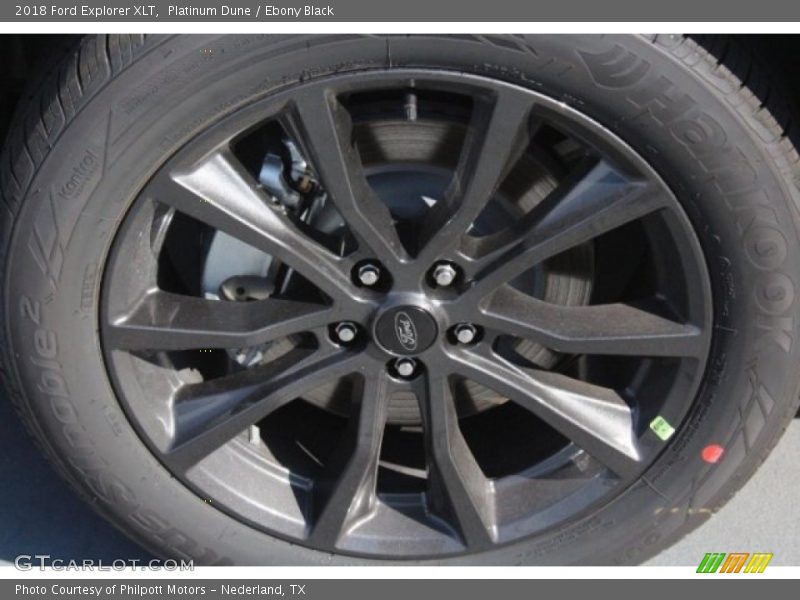 Platinum Dune / Ebony Black 2018 Ford Explorer XLT