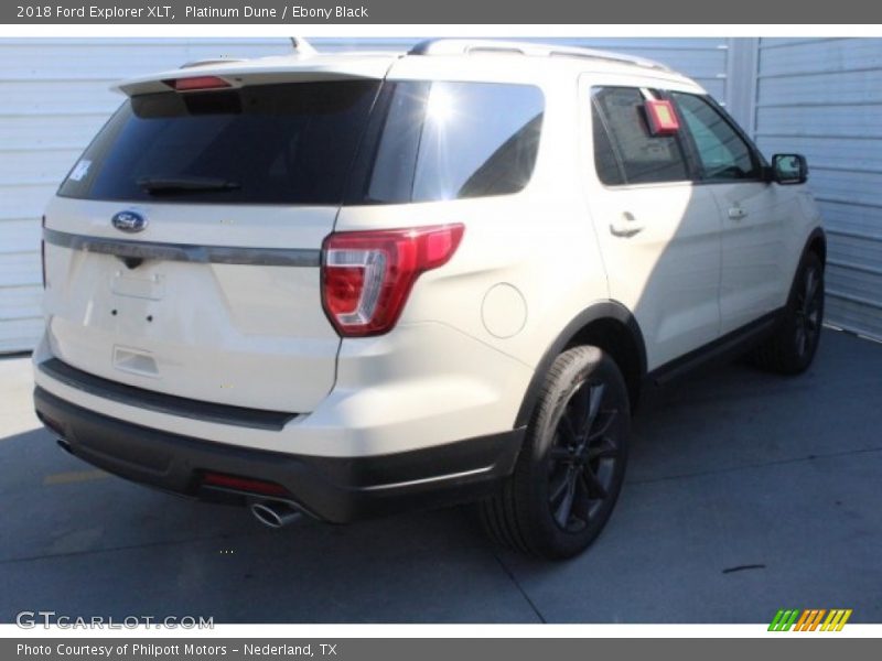 Platinum Dune / Ebony Black 2018 Ford Explorer XLT