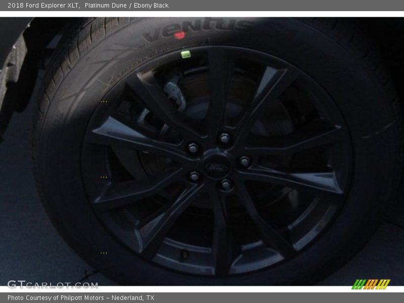 Platinum Dune / Ebony Black 2018 Ford Explorer XLT