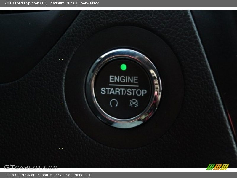 Platinum Dune / Ebony Black 2018 Ford Explorer XLT