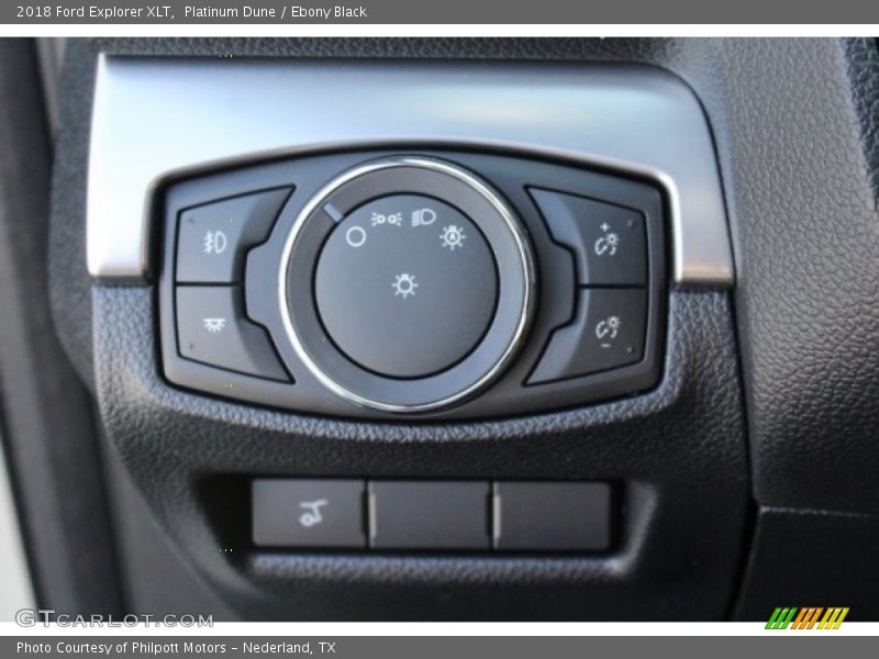 Platinum Dune / Ebony Black 2018 Ford Explorer XLT