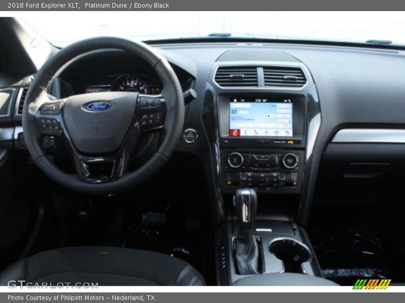 Platinum Dune / Ebony Black 2018 Ford Explorer XLT