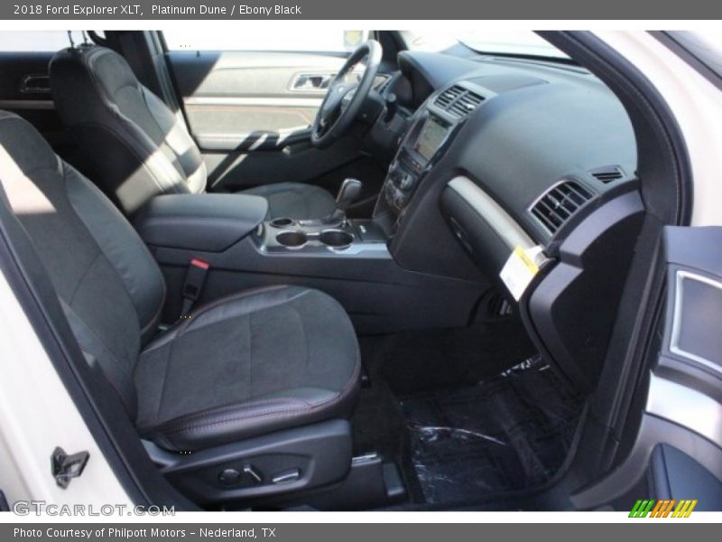 Platinum Dune / Ebony Black 2018 Ford Explorer XLT