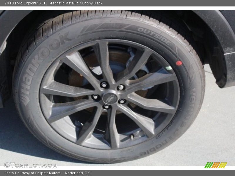 Magnetic Metallic / Ebony Black 2018 Ford Explorer XLT