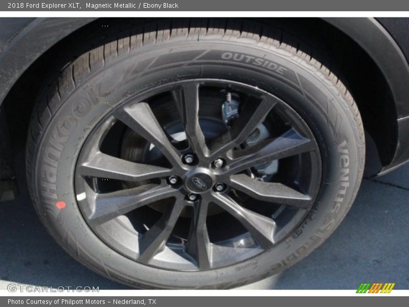 Magnetic Metallic / Ebony Black 2018 Ford Explorer XLT