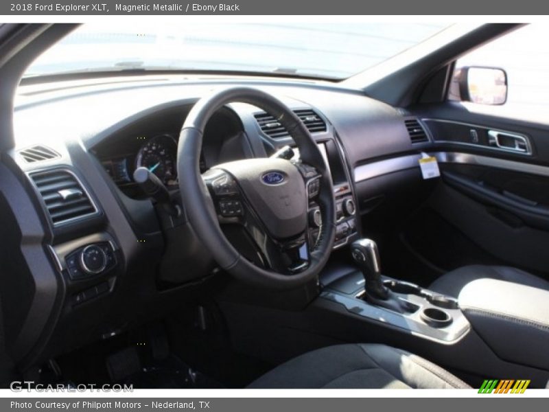 Magnetic Metallic / Ebony Black 2018 Ford Explorer XLT