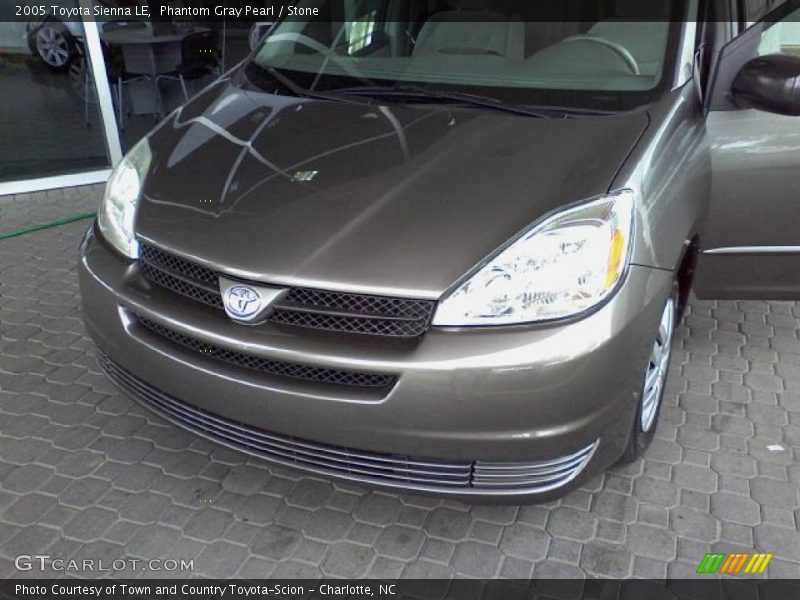 Phantom Gray Pearl / Stone 2005 Toyota Sienna LE