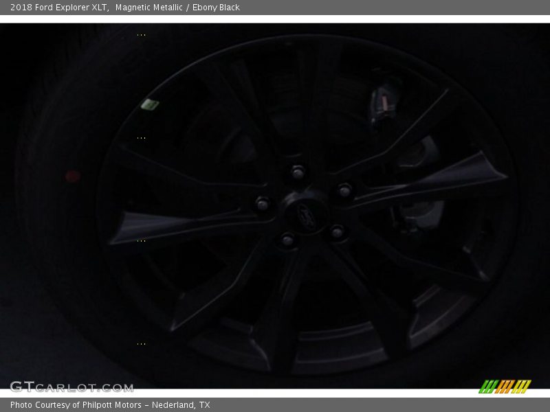 Magnetic Metallic / Ebony Black 2018 Ford Explorer XLT