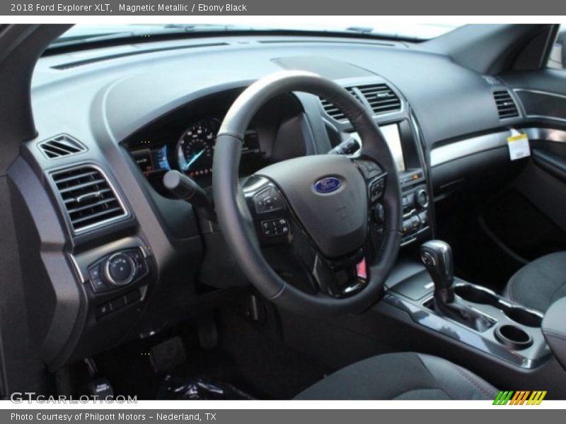 Magnetic Metallic / Ebony Black 2018 Ford Explorer XLT