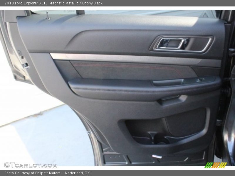 Magnetic Metallic / Ebony Black 2018 Ford Explorer XLT