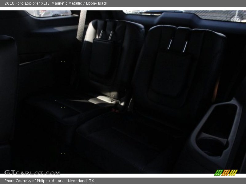 Magnetic Metallic / Ebony Black 2018 Ford Explorer XLT