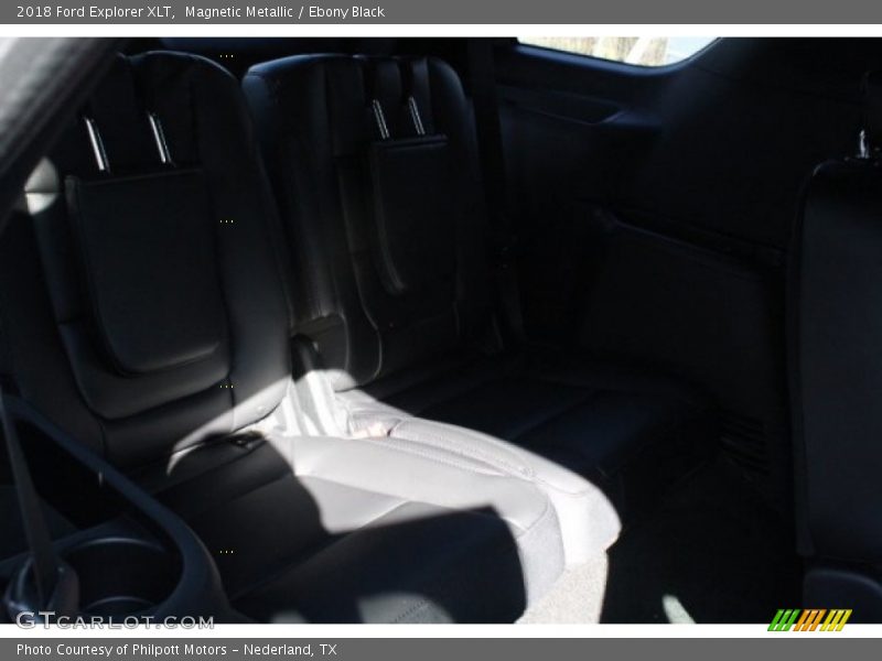 Magnetic Metallic / Ebony Black 2018 Ford Explorer XLT