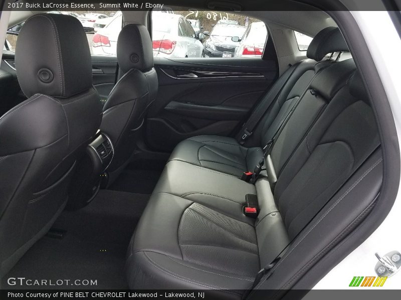 Summit White / Ebony 2017 Buick LaCrosse Essence
