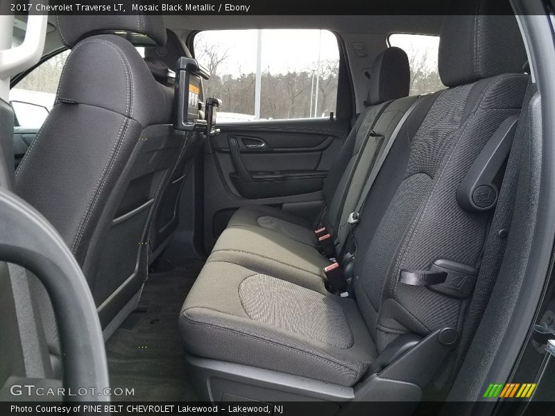 Mosaic Black Metallic / Ebony 2017 Chevrolet Traverse LT