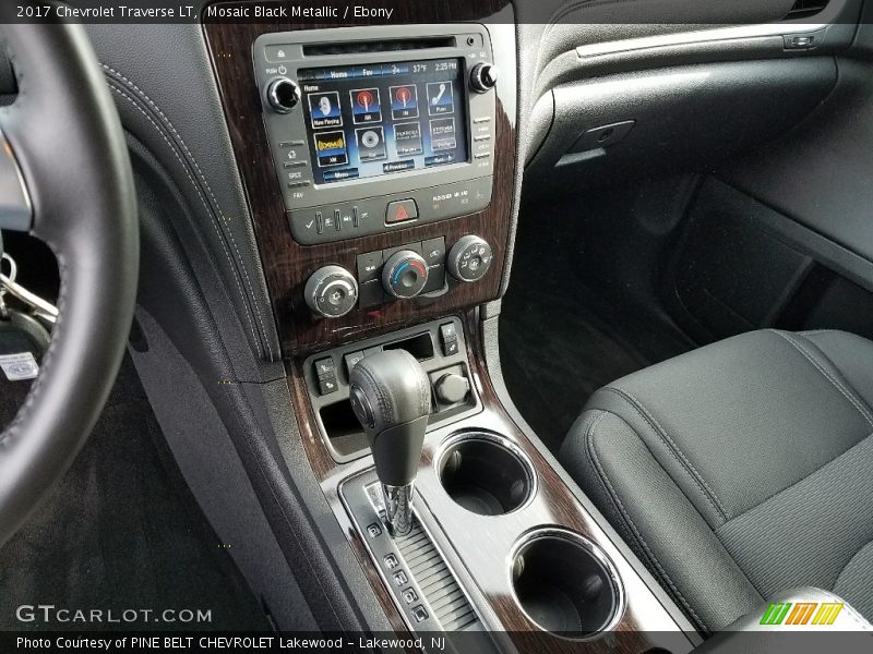 Mosaic Black Metallic / Ebony 2017 Chevrolet Traverse LT
