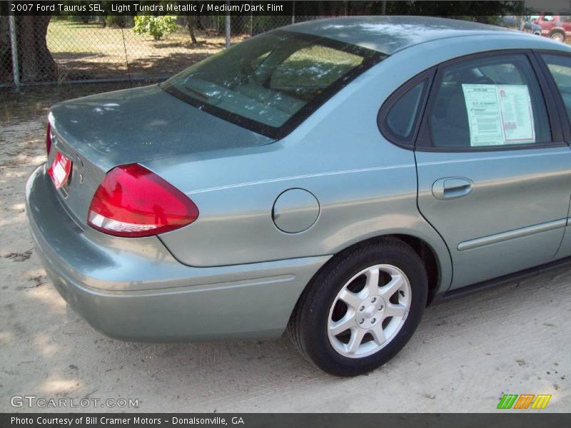 Light Tundra Metallic / Medium/Dark Flint 2007 Ford Taurus SEL