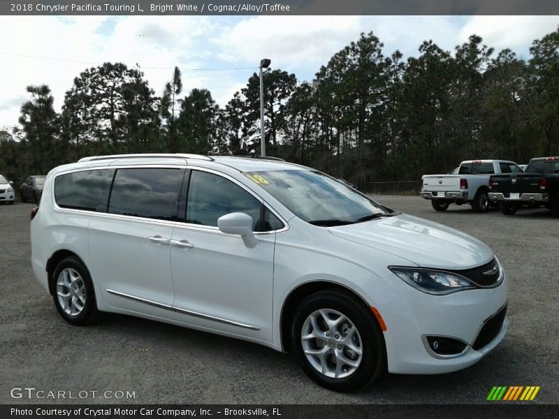 Bright White / Cognac/Alloy/Toffee 2018 Chrysler Pacifica Touring L
