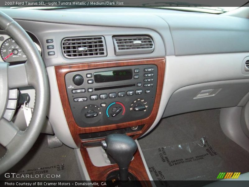 Light Tundra Metallic / Medium/Dark Flint 2007 Ford Taurus SEL