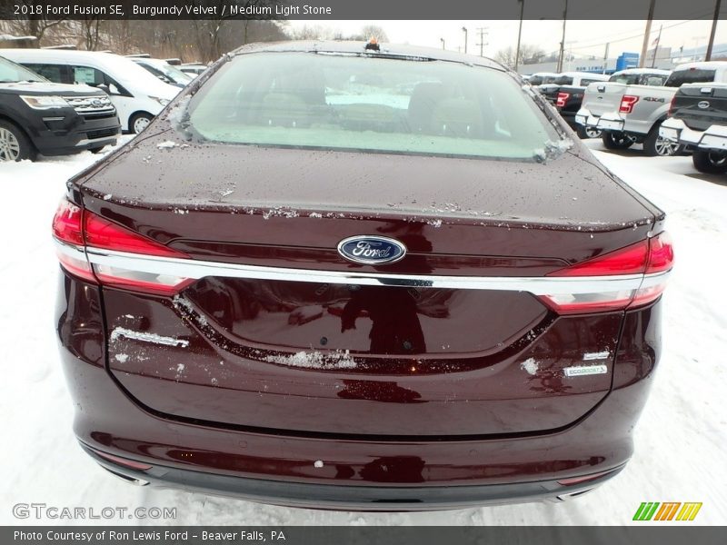 Burgundy Velvet / Medium Light Stone 2018 Ford Fusion SE