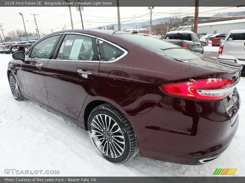 Burgundy Velvet / Medium Light Stone 2018 Ford Fusion SE