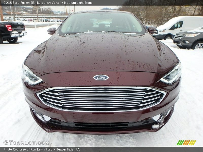 Burgundy Velvet / Medium Light Stone 2018 Ford Fusion SE