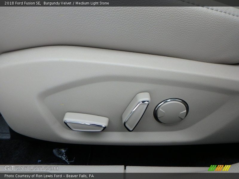 Burgundy Velvet / Medium Light Stone 2018 Ford Fusion SE