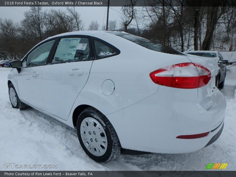 Oxford White / Charcoal Black 2018 Ford Fiesta S Sedan