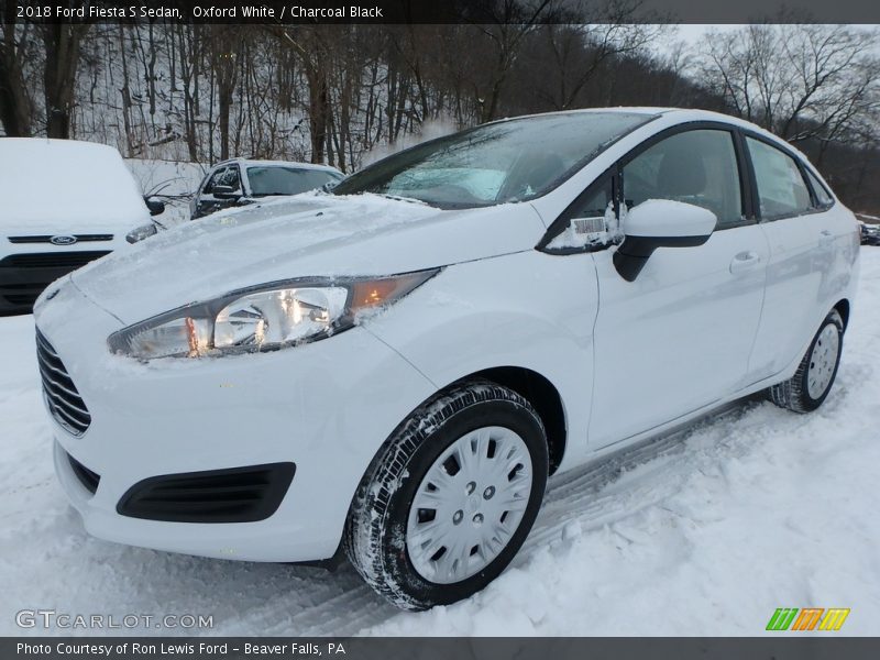 Oxford White / Charcoal Black 2018 Ford Fiesta S Sedan