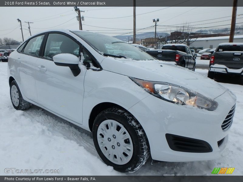 Oxford White / Charcoal Black 2018 Ford Fiesta S Sedan