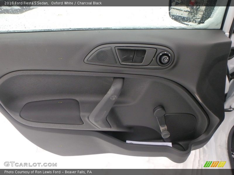 Oxford White / Charcoal Black 2018 Ford Fiesta S Sedan
