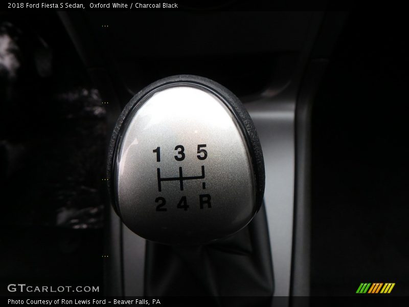Oxford White / Charcoal Black 2018 Ford Fiesta S Sedan