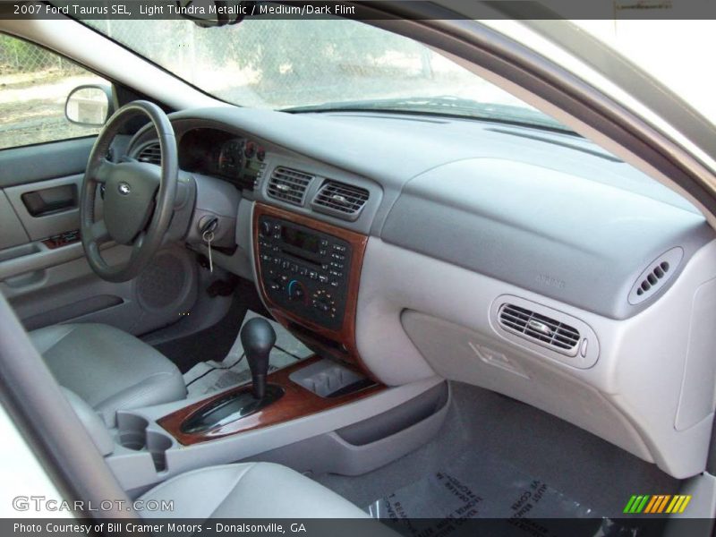 Light Tundra Metallic / Medium/Dark Flint 2007 Ford Taurus SEL