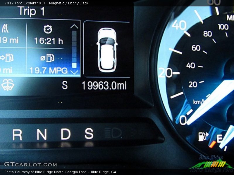 Magnetic / Ebony Black 2017 Ford Explorer XLT