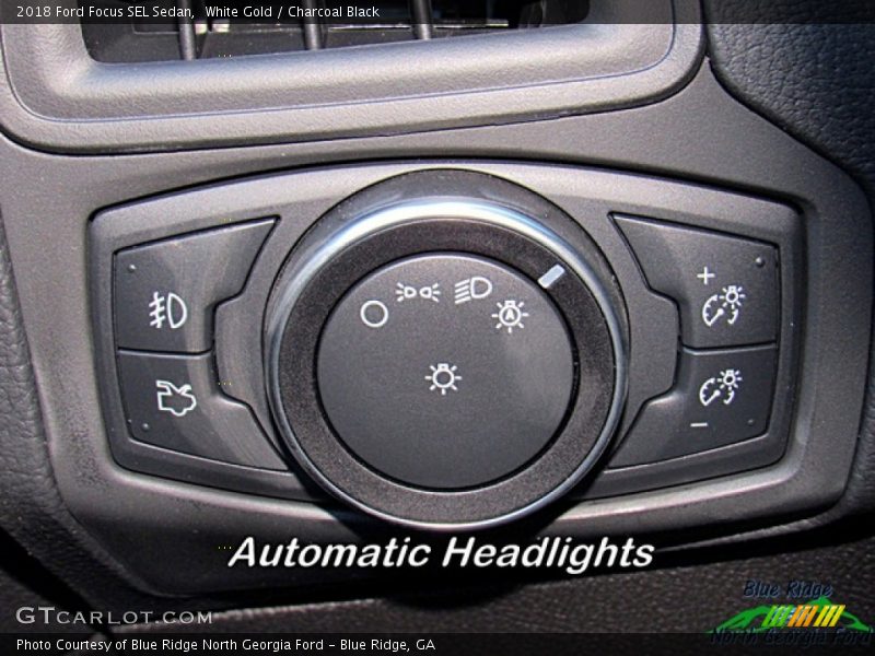 White Gold / Charcoal Black 2018 Ford Focus SEL Sedan